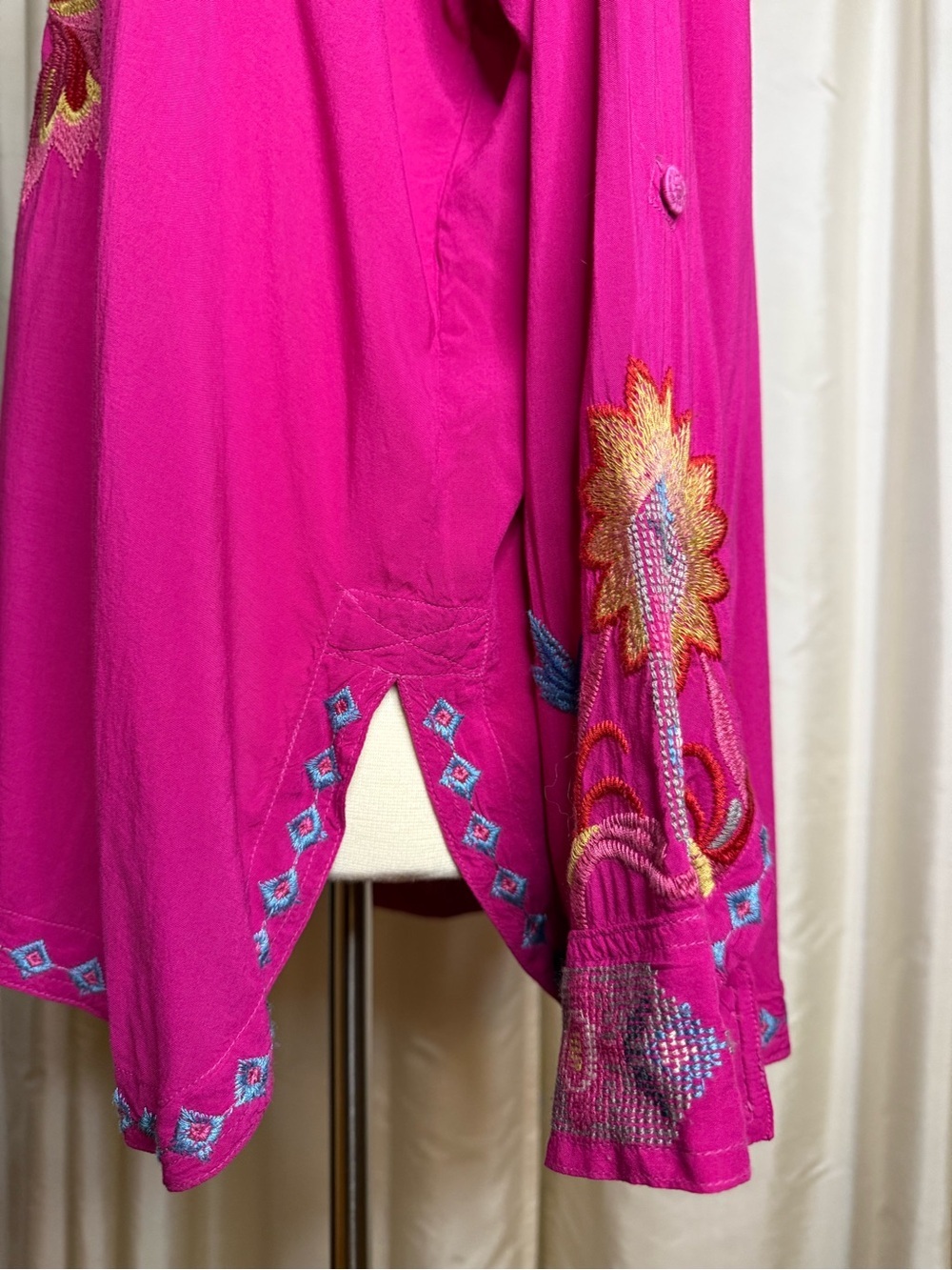 Johnny Was BIYA Embroidered Tunic M Fuchsia Pink Boho Floral Peasant Top - Picture 4 of 12